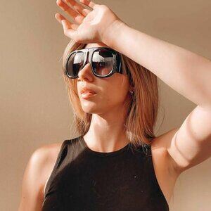 Oversized round sunglasses